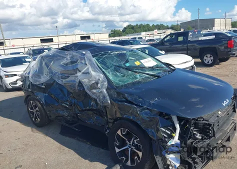 2025 Kia Sportage Ex z USA, uszkodzony, nr VIN KNDPV3DF5S7354025